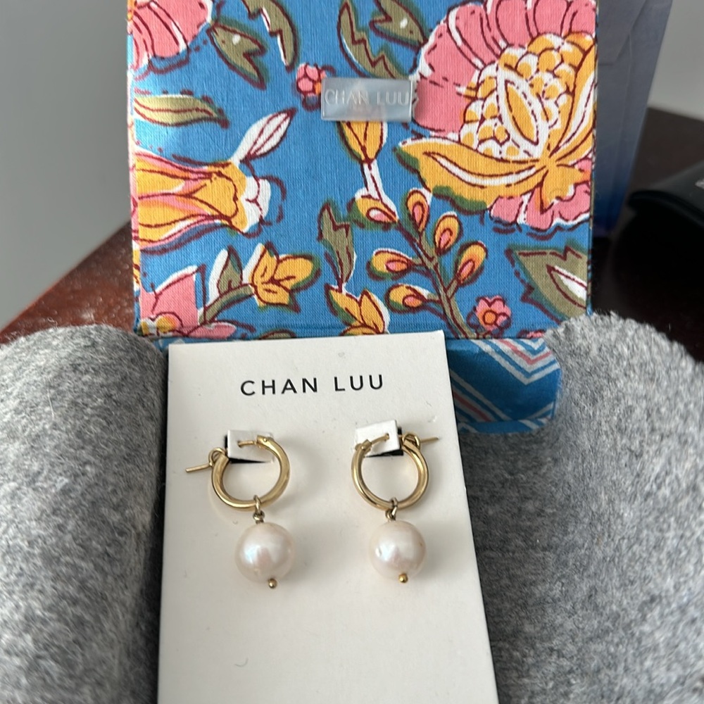 CHAN LUU WHITE BAROQUE PEARL HOOP EARRINGS. NWOT in original box and packaging.
